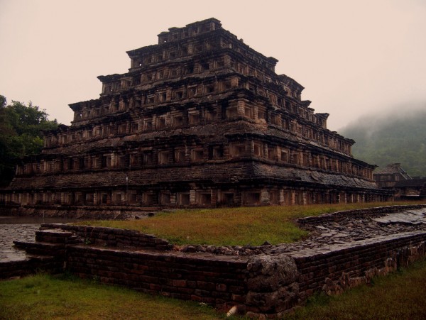 Pirámide de los nichos